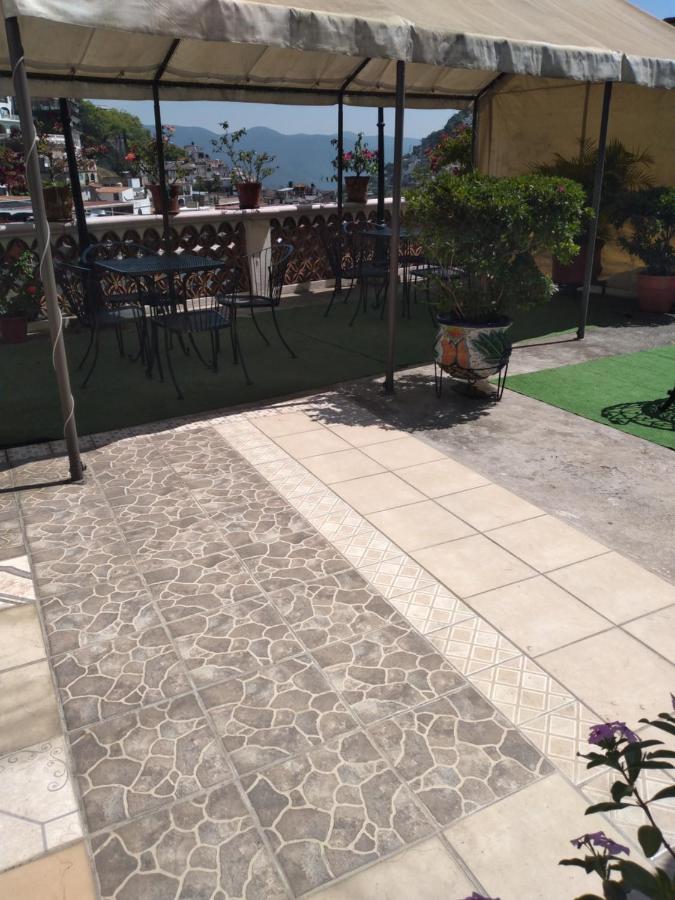 Hotel Las Palomas タスコ・デ・アラルコン エクステリア 写真
