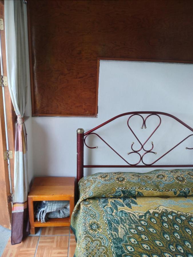 Hotel Las Palomas タスコ・デ・アラルコン エクステリア 写真