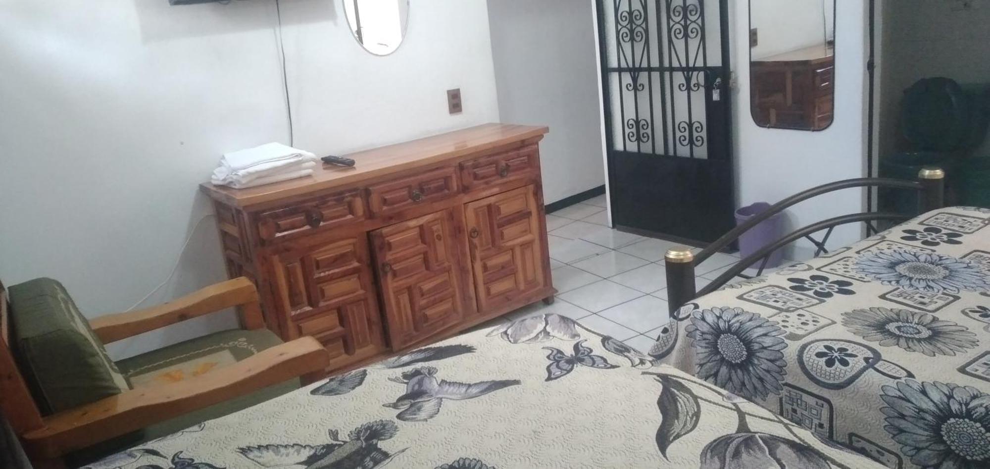 Hotel Las Palomas タスコ・デ・アラルコン エクステリア 写真
